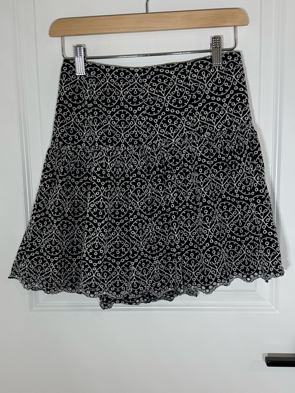 Express Black and White Printed Skater Skirt